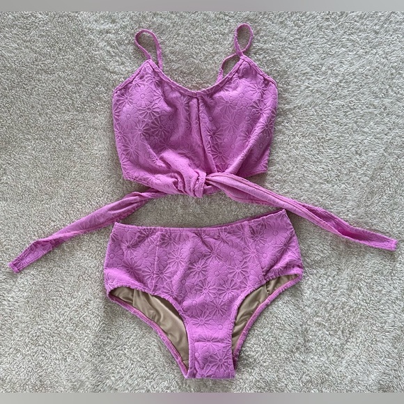 Kortni Jeane textured orchid daisy tied up top with matching bottoms size small - Picture 1 of 7